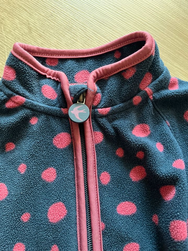 Fleece Jacke Tchibo 122/128 TCM Mädchen blau Pinke Punkte in Dorsten