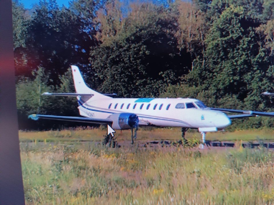 Echtes Flugzeug Werbeträger Aussenwerbung Schild Flugzeug Bar in Bad Liebenstein