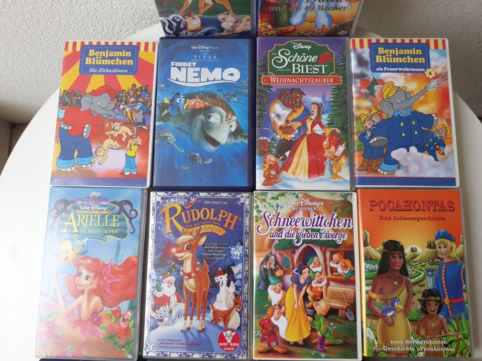 Diverse VHS Video Kassetten für Kinder in Ürzig