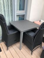 Gartenmöbel Tisch mit zwei Stühle München - Schwanthalerhöhe Vorschau
