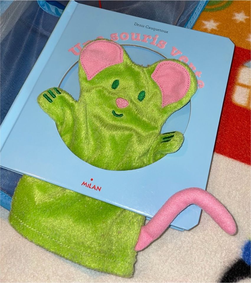 Französisches Kinderbuch mit Maus Handpuppe für 5,-€ in Berlin