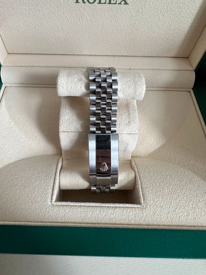 Rolex Datejust 41 - Jubilee Armband - Rechnung 09/22 - Full Set in Remscheid