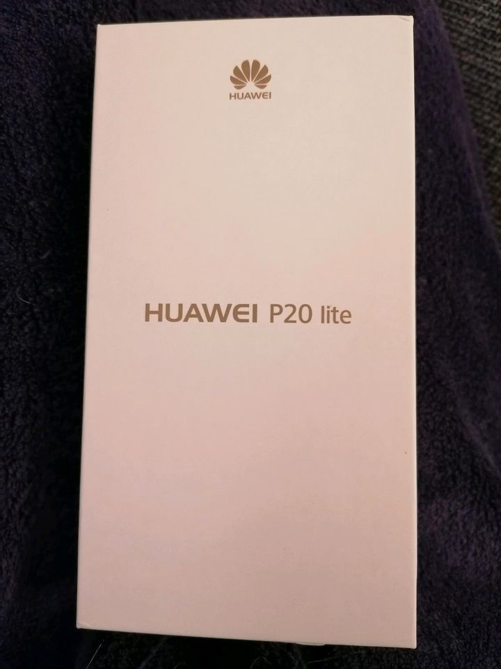 Huawei Handy P20 lite schwarz 64GB + 10 Hüllen + 6 Folien in Kassel