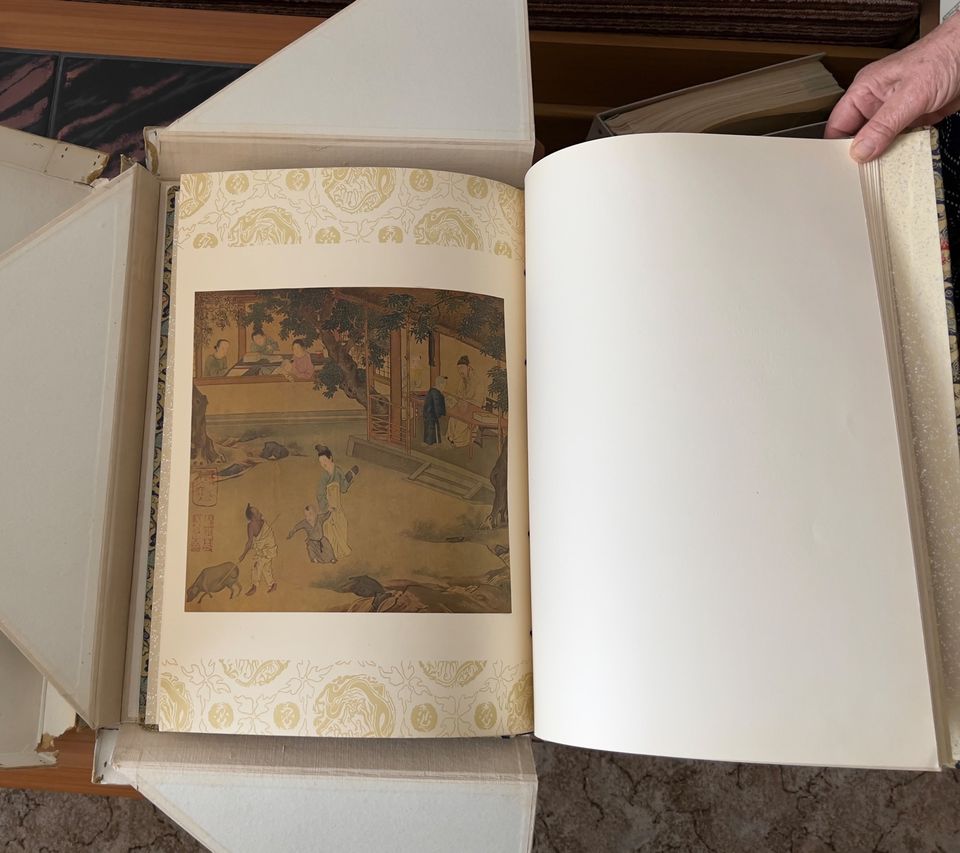 Großformatiges Buch mit Gemälden aus der Sung Dynastie in Bad Freienwalde