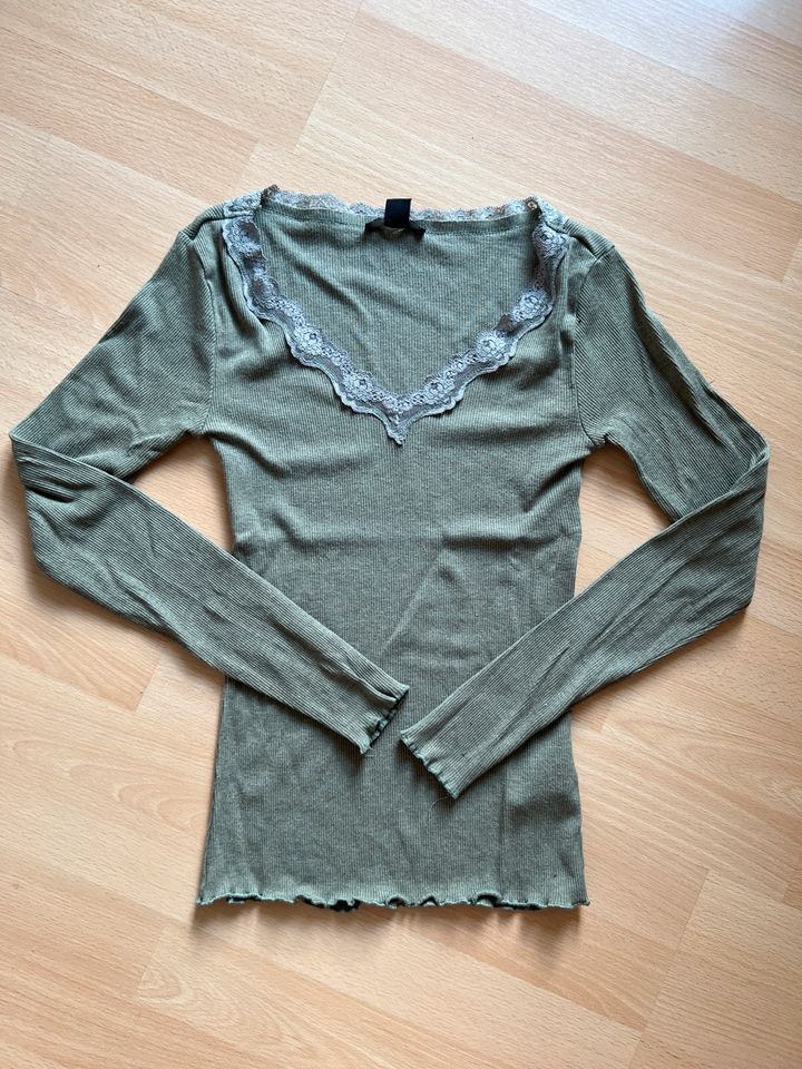 Langarmshirt khaki Gr. 36/S in München