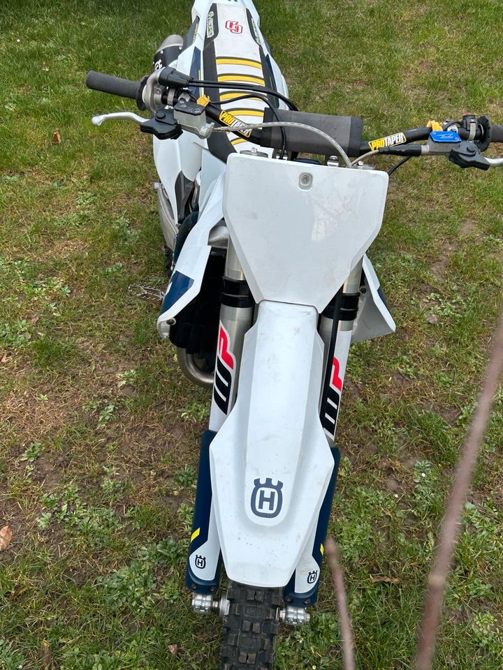 Husqvarna FC 250 Baujahr 22 in Taunusstein