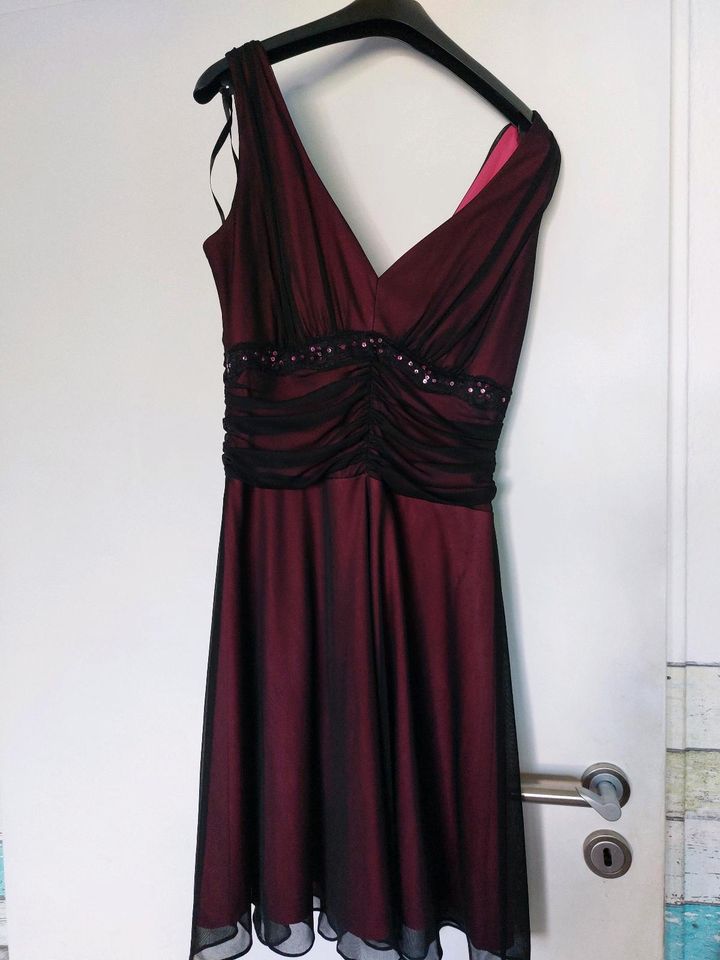 Kleid schwarz rosa  Gr. 36 in Röthenbach