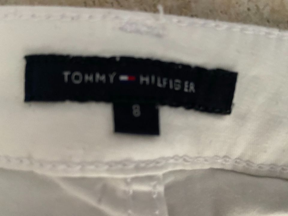 Neuwertige weiße Sommer Hose von Tommy Hilfiger - Gr 8 in Wittingen