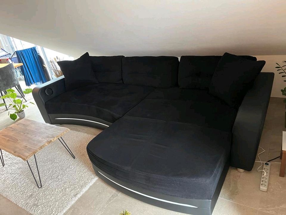 Verkaufe Big Sofa - Guter Zustand! in Engen