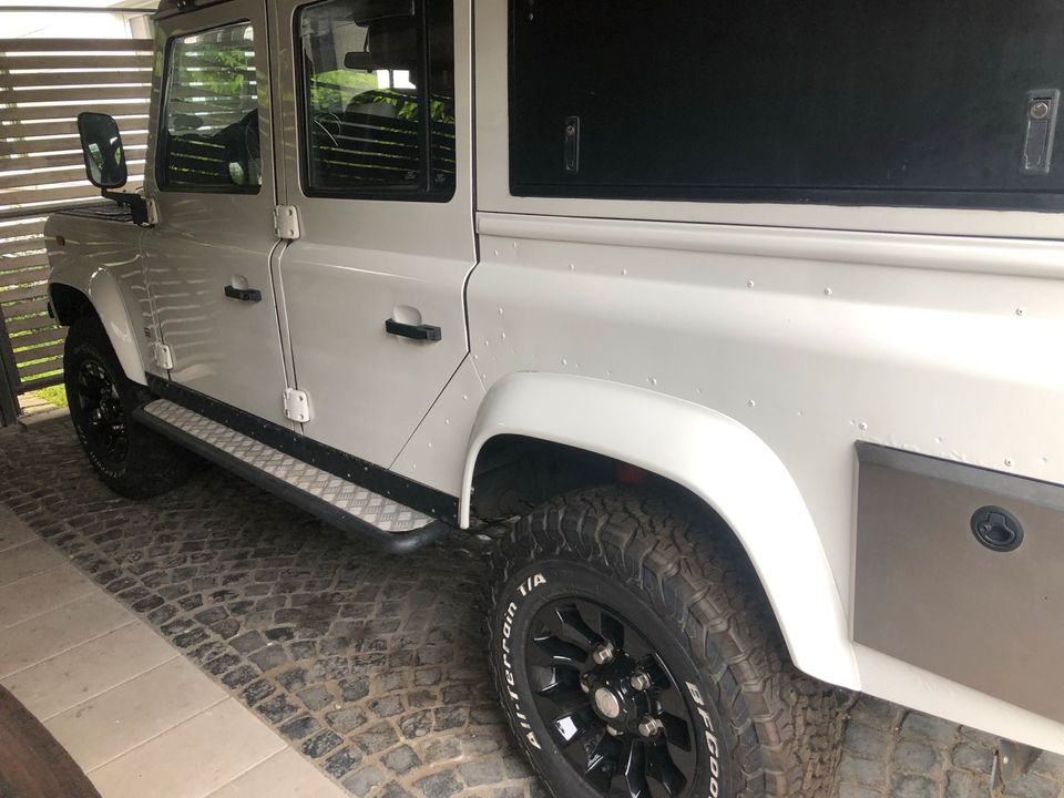 Land Rover Defender TD4 in Mülheim (Ruhr)