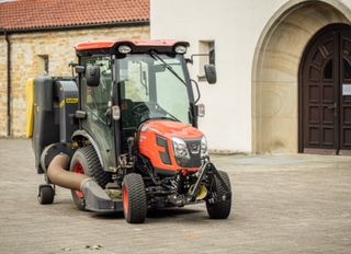 Kioti CX 2510H-EU Kleintraktor Reitbahnplaner in Eschweiler