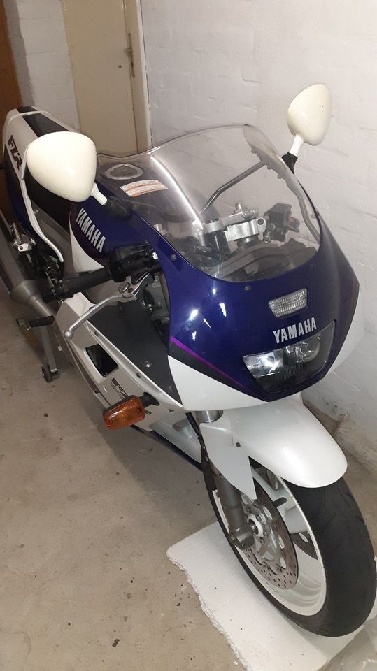 Yamaha FZR1000 Exup in Holle