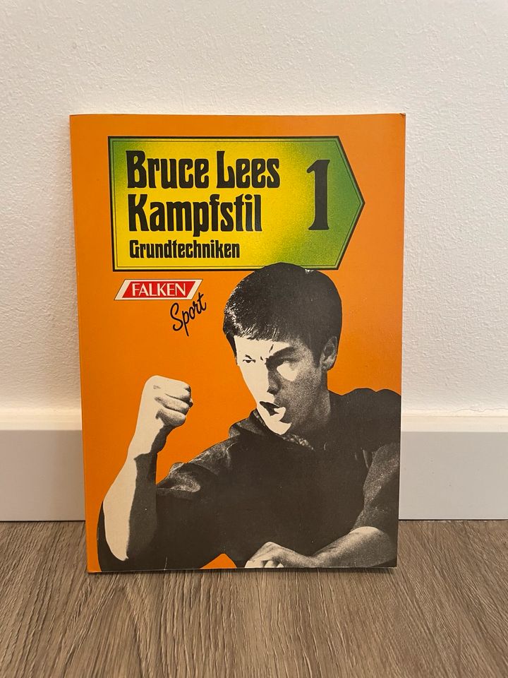 Bruce Lees Kampfstil Grundtechniken Buch in Wedel