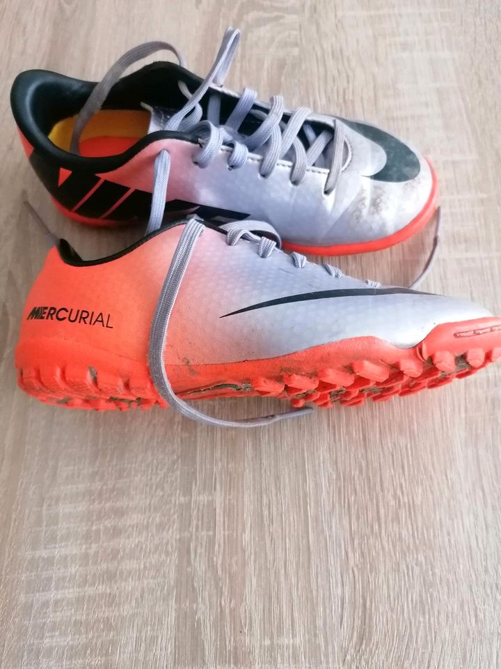Nike Fußball Schuhe in Hausach