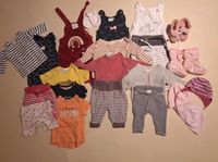 Baby Kleiderpaket Newborn Größe 50/56 Neuhausen-Nymphenburg - Neuhausen Vorschau