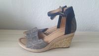 Edle Sandalen, schimmernder Tigerlook Berlin - Treptow Vorschau