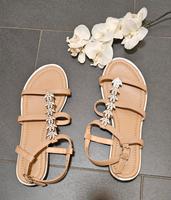 flache Sandalen mit süßen Blumen mit Steinchen Dresden - Striesen-Süd Vorschau