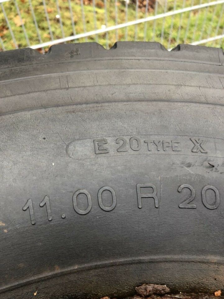 Biete Reifen und Felgen von einem alten DDR Anhänger in Salzgitter