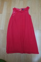 Kleid festliches Kleid  Sommerkleid rot Rosen H&M Gr. 122 Dresden - Kleinzschachwitz Vorschau