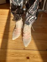 *Wie neu* Llyod Schuhe Pumps Highheels CutOut leder beige Gr.39,5 Hessen - Offenbach Vorschau