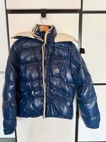 Moncler Daunenjacke Größe 32 (M) – Stil, Wärme & Luxus in einem! Saarland - Perl Vorschau