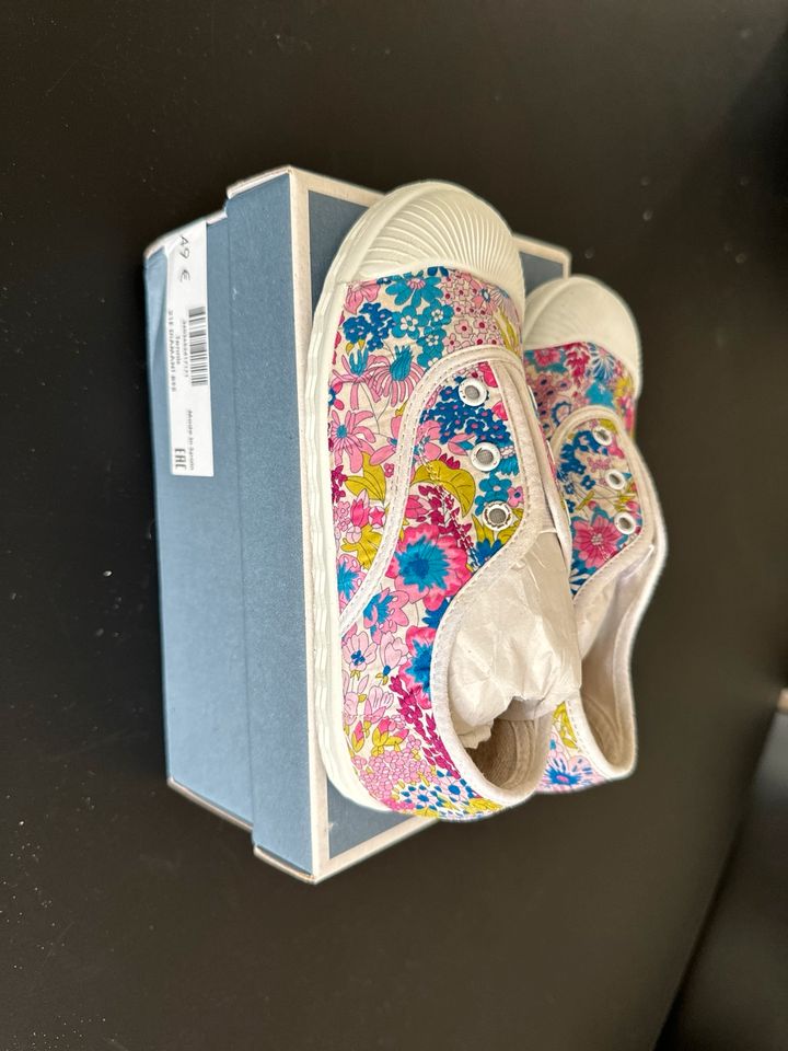 Jacadi Schuhe Liberty Print Gr 27 in München