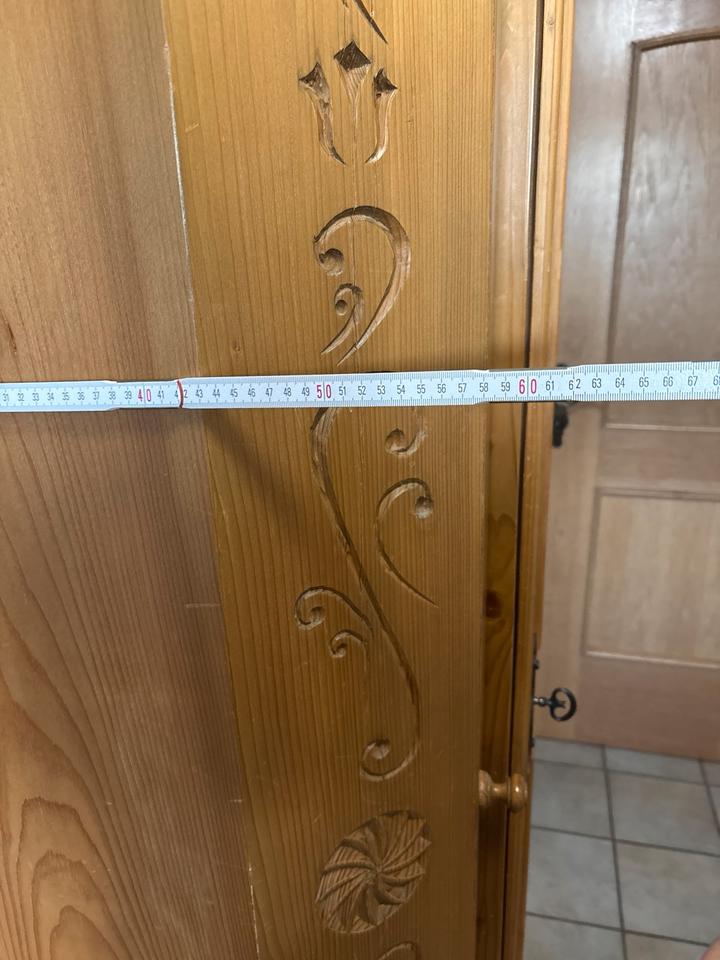 Bauernschrank vom Schreiner in Bogen Niederbay