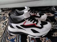 Schuhe Sportschuhe schwarz weiß  Gr 37 Niedersachsen - Damme Vorschau
