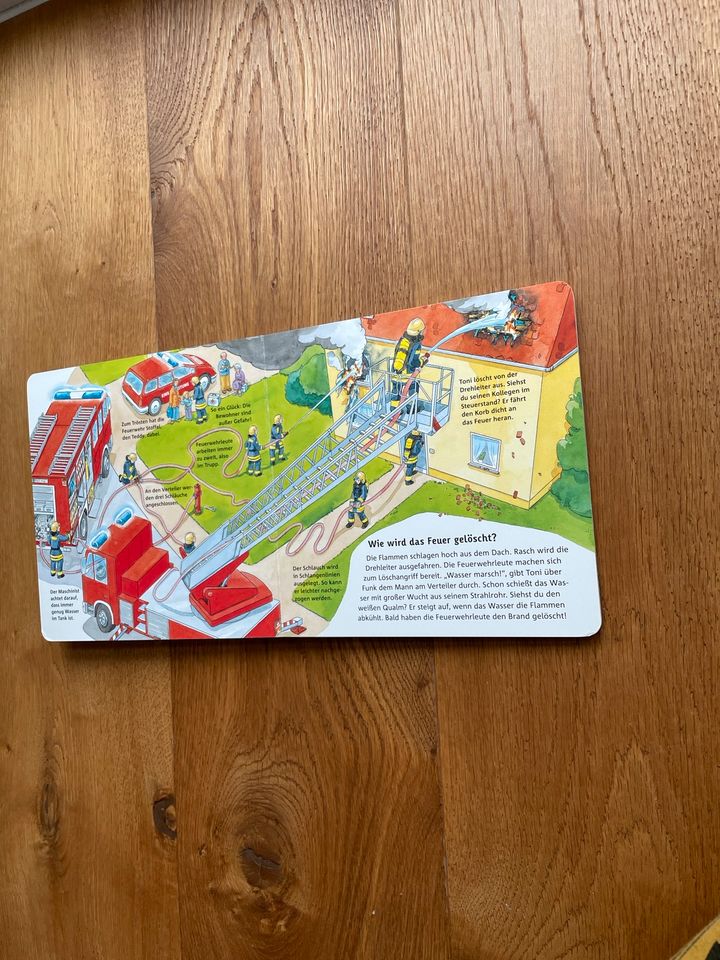 Was ist das? / Kinderbuch / Bei der Feuerwehr / Klappenquiz in Plochingen