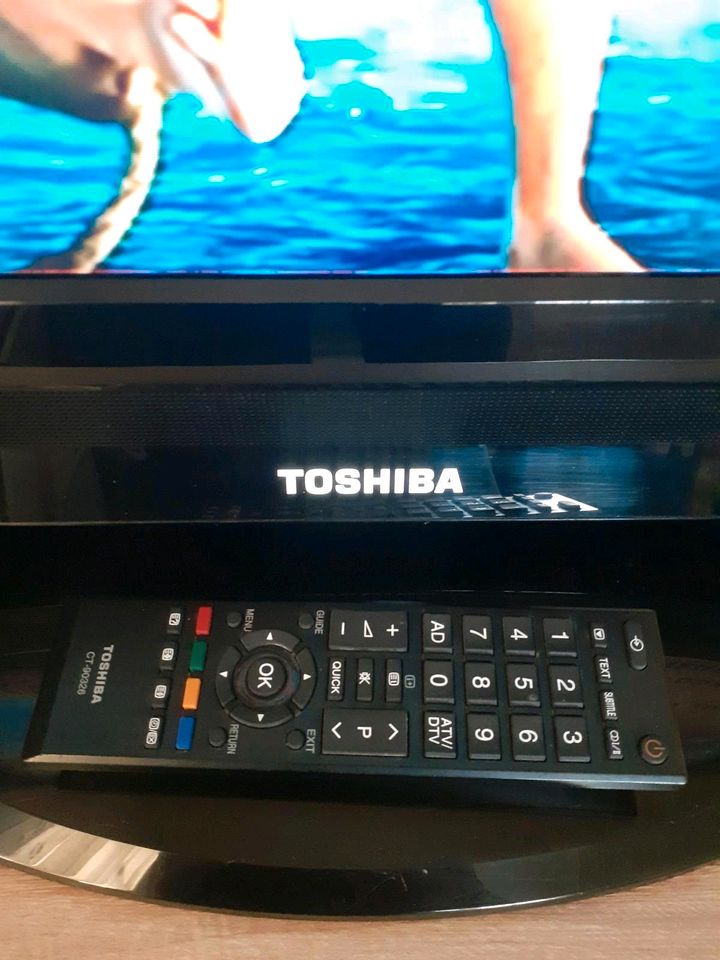 Fernseher LCD COLOUR TV von Toshiba REGZA 32 Zoll in Greifswald