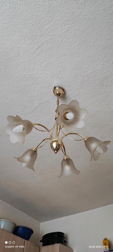 Lampe in Gold mit Glaskörpern in Gerbstedt