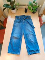 schöne Jeans blau weites Bein dreiviertel  Jeansgürtel Hessen - Gießen Vorschau