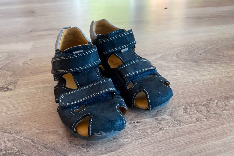 Sandalen / Sommerschuhe schwarz Gr. 26 (elefanten) in Paderborn