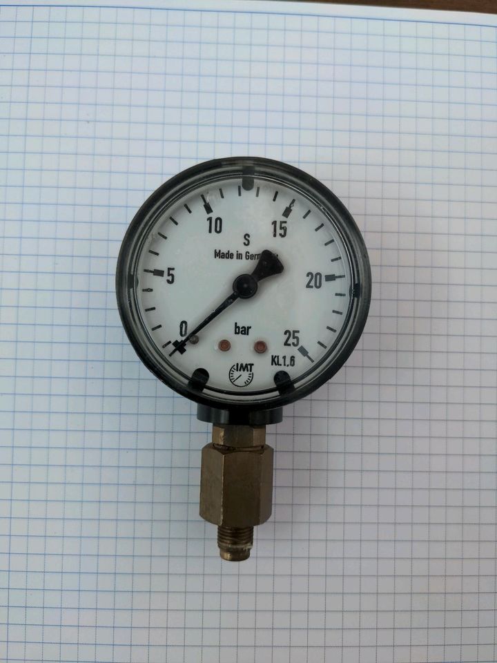 Öldruckmanometer, glyceringefüllt,Manometer f.Oelbrennerwartung in Bad Gandersheim