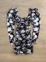 Kleid, Blümchen Kleid, Sommerkleid, enges Kleid, elegant Berlin - Reinickendorf Vorschau