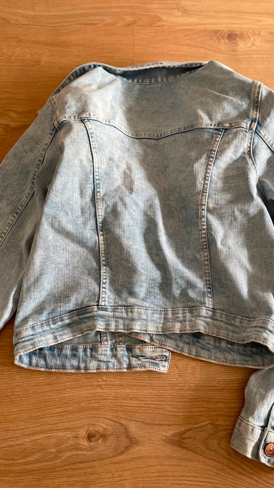 Jeansjacke H&M Größe 164 in Auggen