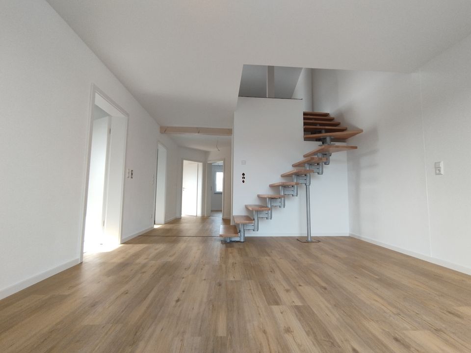 3,5-Zimmer Neubau Maisonette Wohnung mit Balkon in Neustadt an der Aisch