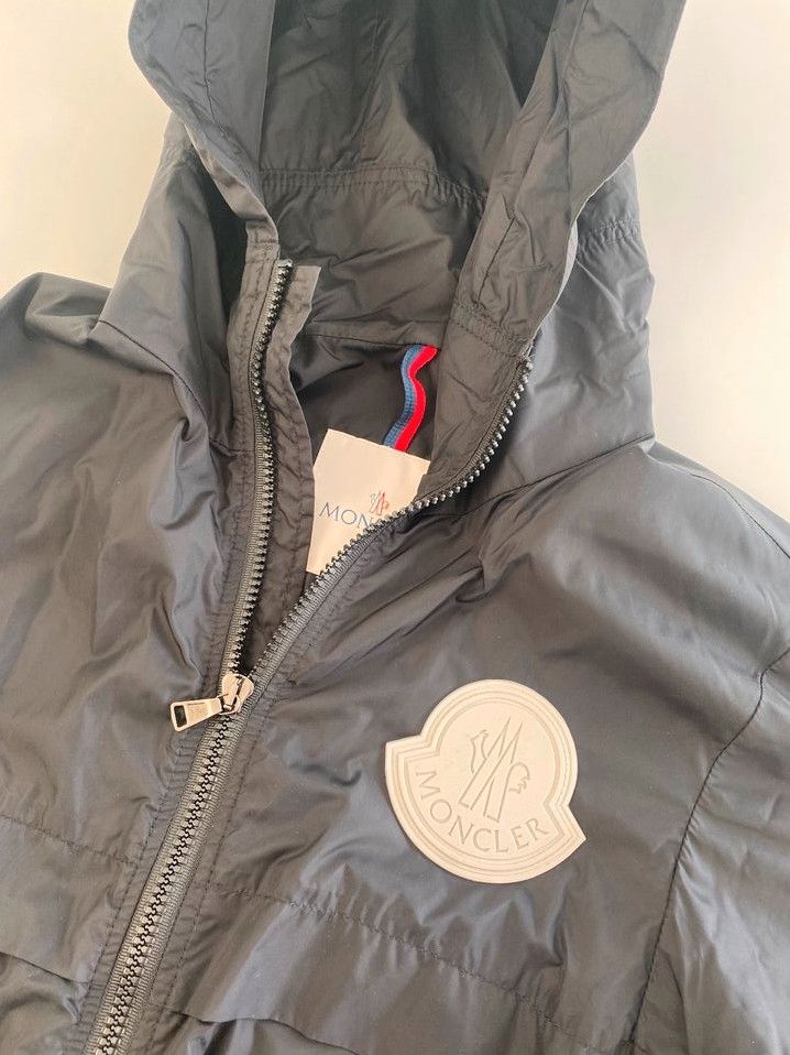 Moncler Kinder Jacke schwarz dünn  -NEU- in Pforzheim