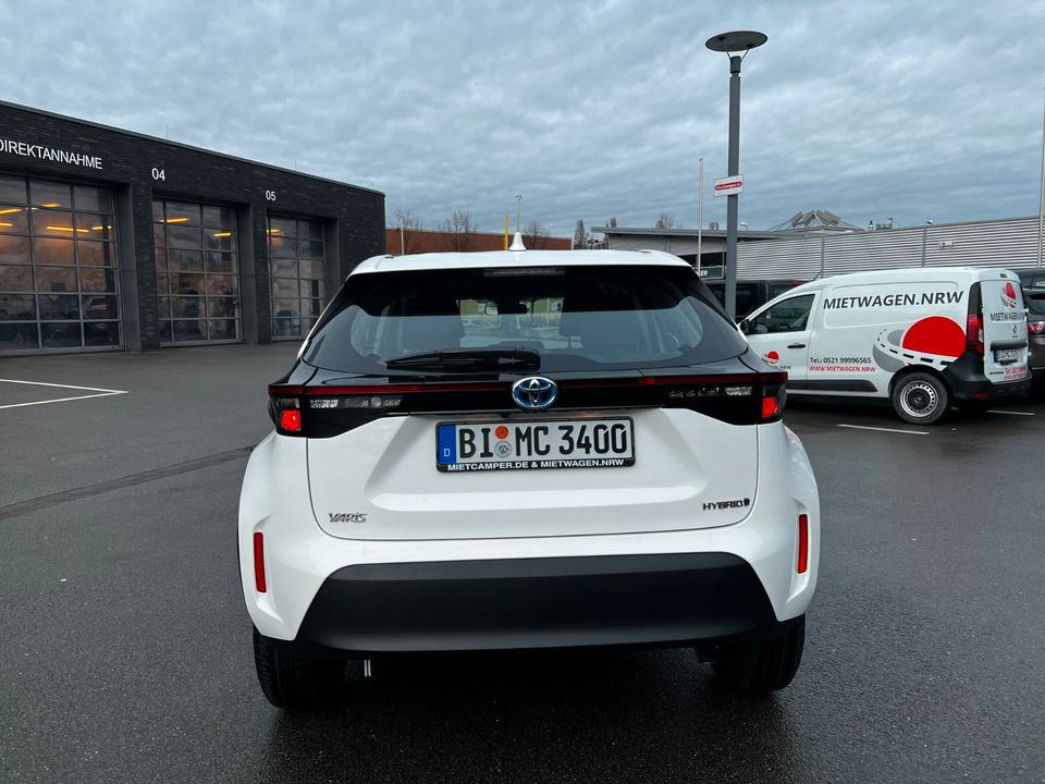 Toyota Yaris Cross Hybrid für 549 €/Monat inklusive 6000 Freikilometer, Autovermietung, Auto-Abo, Mietwagen in Bielefeld