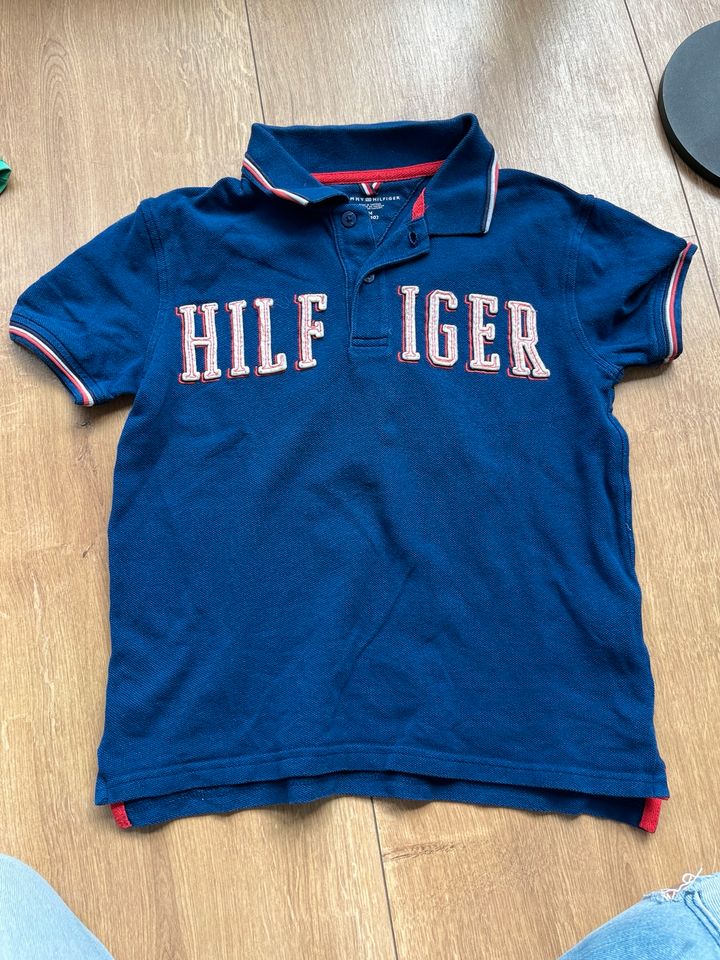 Tommy Hilfiger T-Shirt Polohemd 128/134 in Vlotho