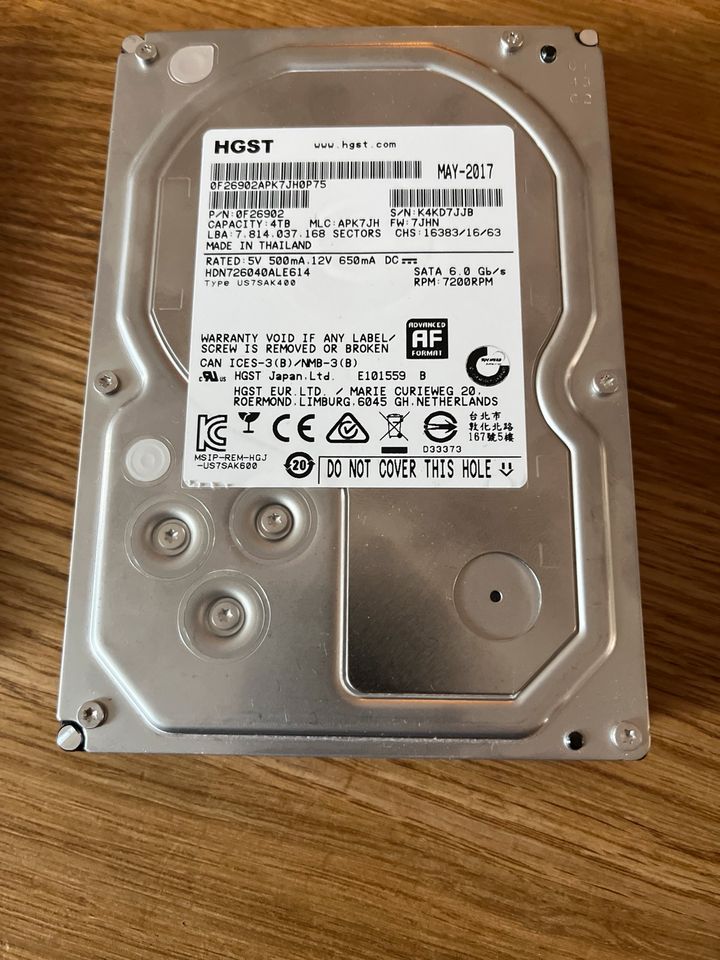 Festplatte HDD NAS HGST HDN726040ALE614 4TB 3,5“ 7200RPM in Holzkirchen