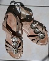 Süße REMONTE Sommer Sandalen mit Blüten im Metallic-Look 42/43 Duisburg - Walsum Vorschau