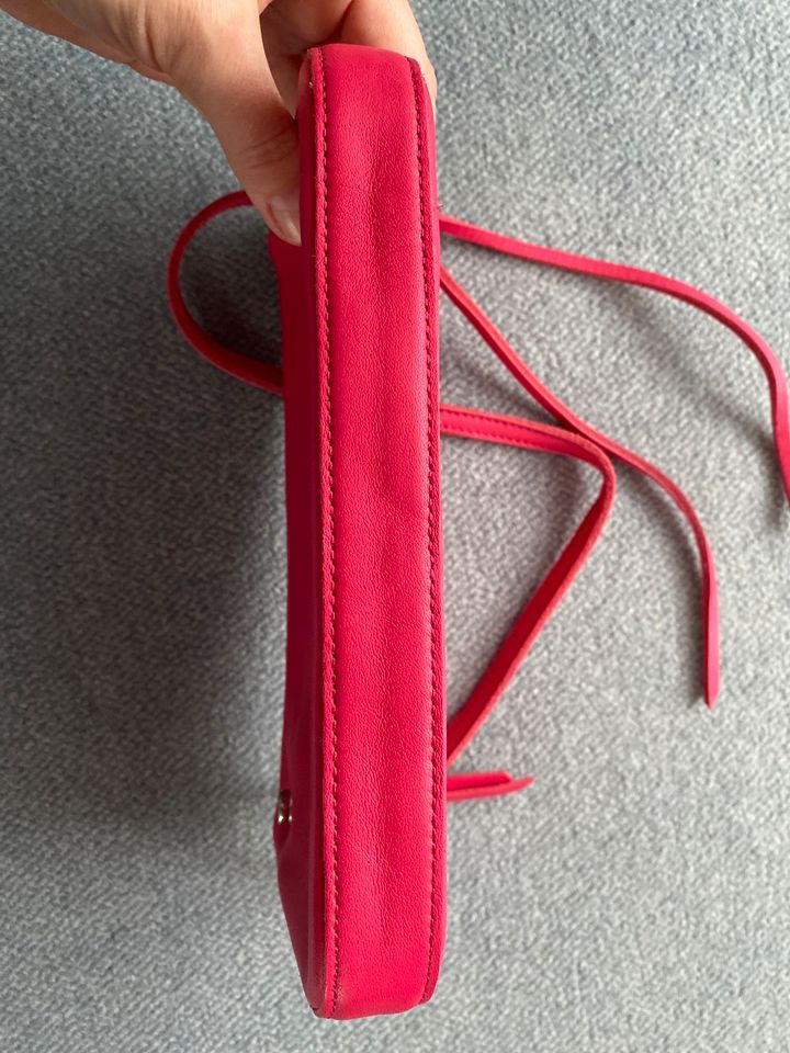 GAP Clutch & Schultertasche pink Leder in Allersberg