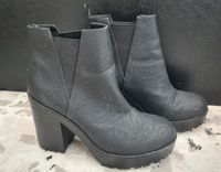 Chunky Plateau Stiefeletten schwarz Divided H&M Größe 40 platform Gröpelingen - Oslebshausen Vorschau