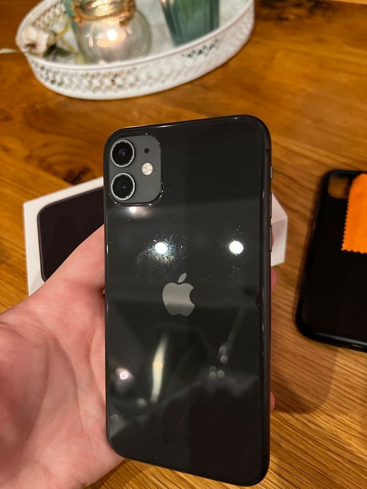 iPhone 11 black schwarz 128gb Apple  Tausch auch gegen 12/13/14.. in Püttlingen