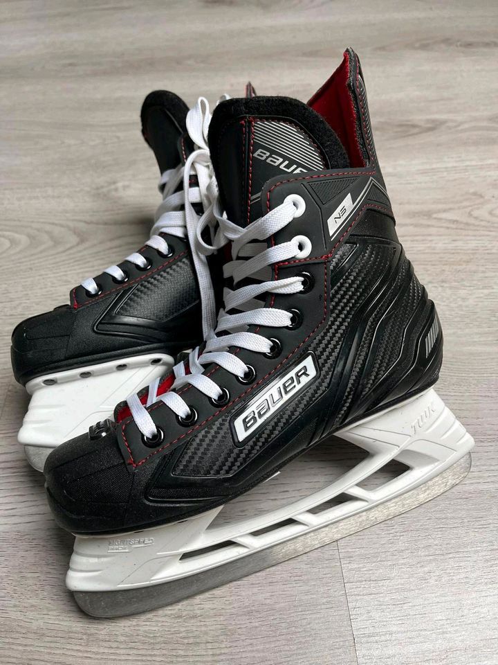 Eishockey Bauer Schlittschuhe 38 in Gelsenkirchen