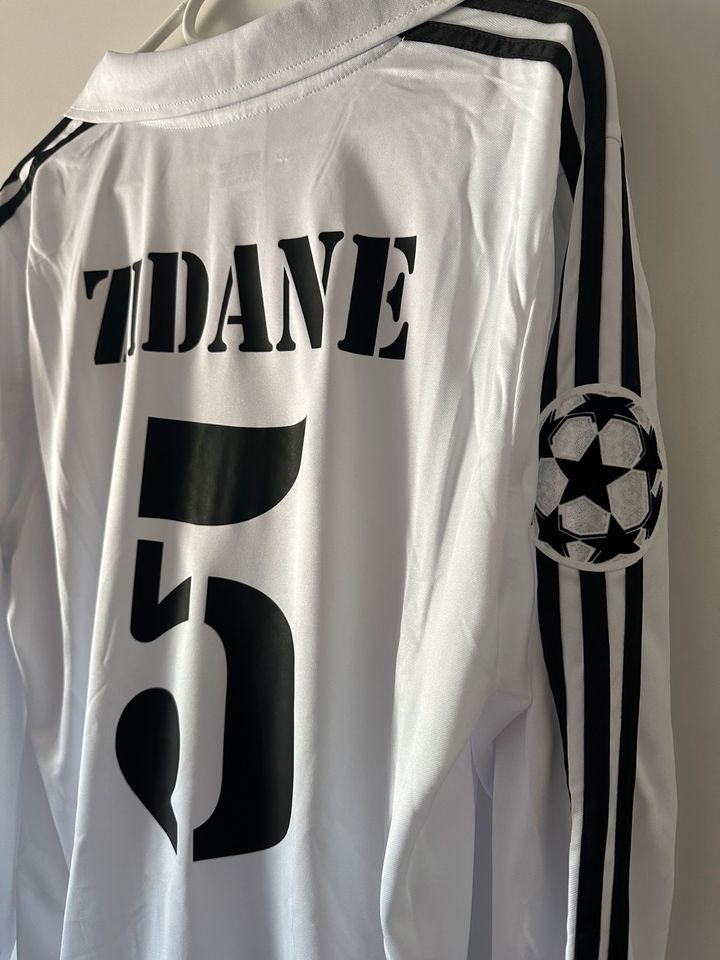 Real Madrid Adidas ZIDANE Trikot Home 2001/02 Gr.XL Shirt in Hamburg