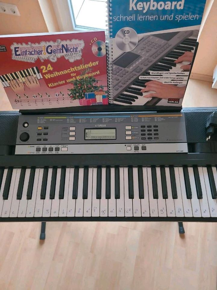 Keyboard  Yamaha YPT-240 in Fuldatal