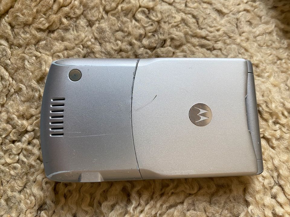 Motorola V3 in Silber mit OVP und Zubehör in Wuppertal