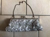 Festliche, elegante, bestickt  Tasche / Clutch Silber Hochzeit Niedersachsen - Vienenburg Vorschau